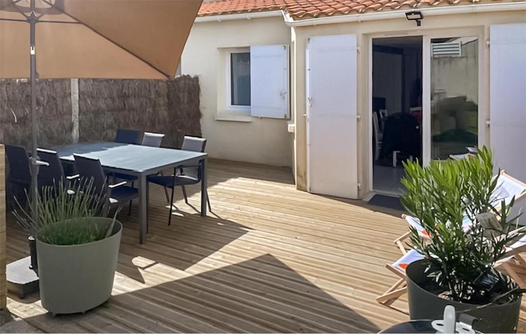 Stunning Home In Les Sables Dolonne