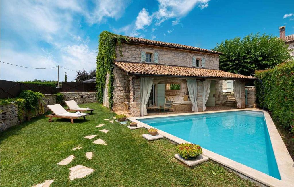 Πισίνα στο ή κοντά στο Villa Pakich