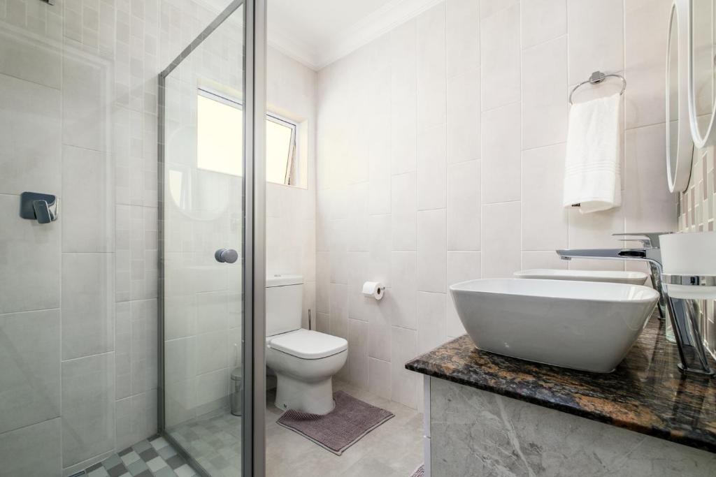 Un baño de 49-on-Cherry