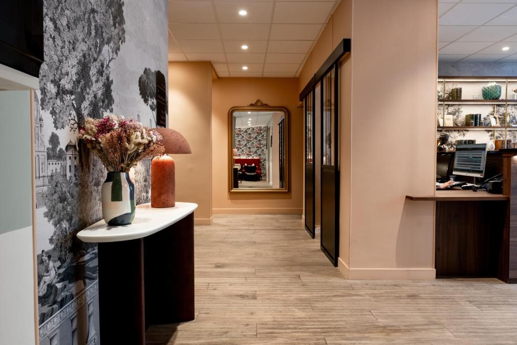 Kyriad Paris 10 - Canal Saint Martin - République - Resim 8