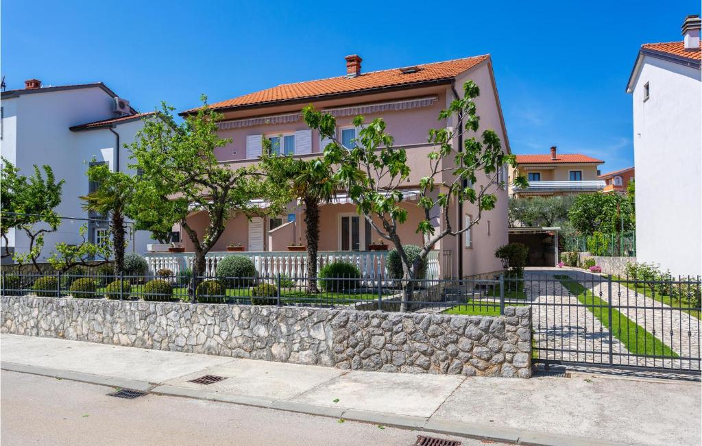 Budova, v ktorej sa apartmán nachádza
