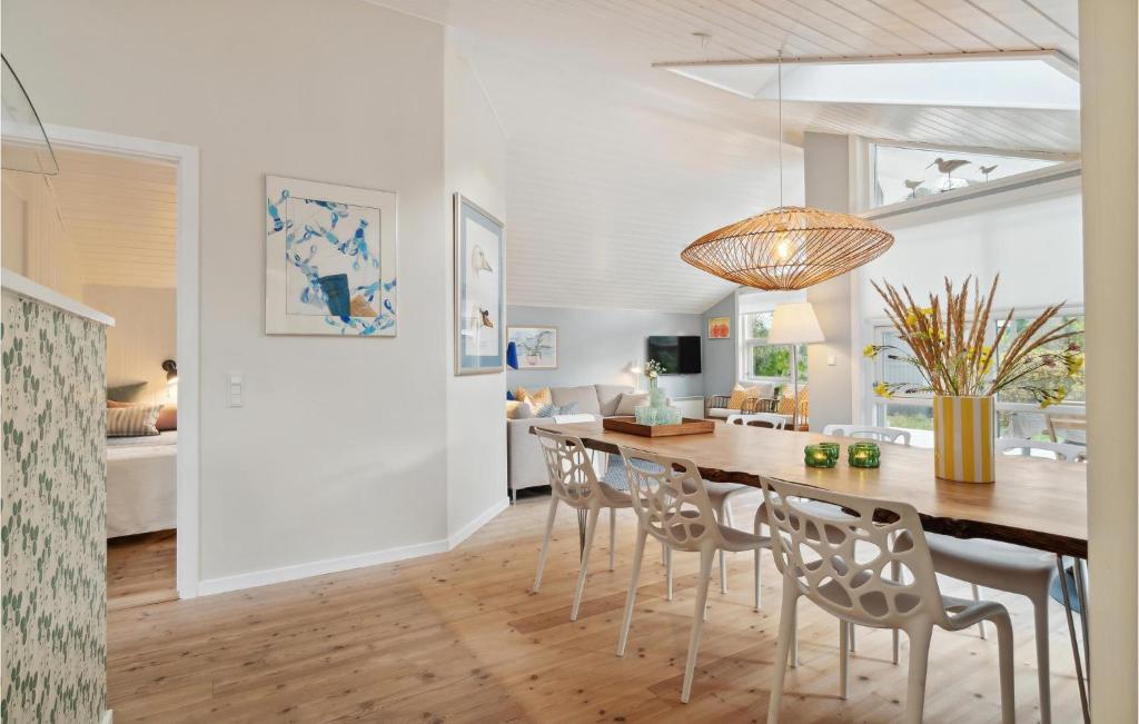Fotografie z fotogalerie ubytování Amazing Home In Nexø With Wifi v destinaci Neksø