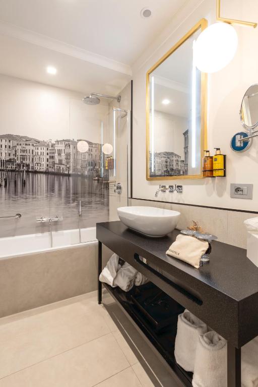 H10 Palazzo Canova - 15