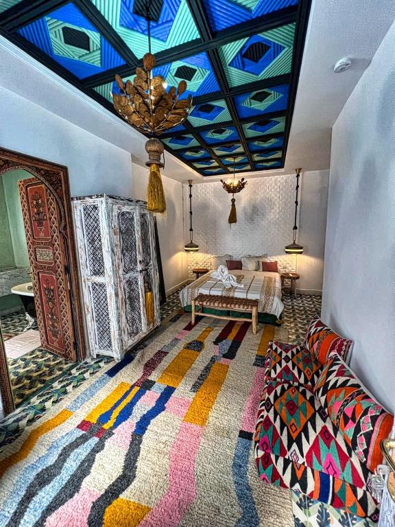 Postel nebo postele na pokoji v ubytování Riad dar darcom