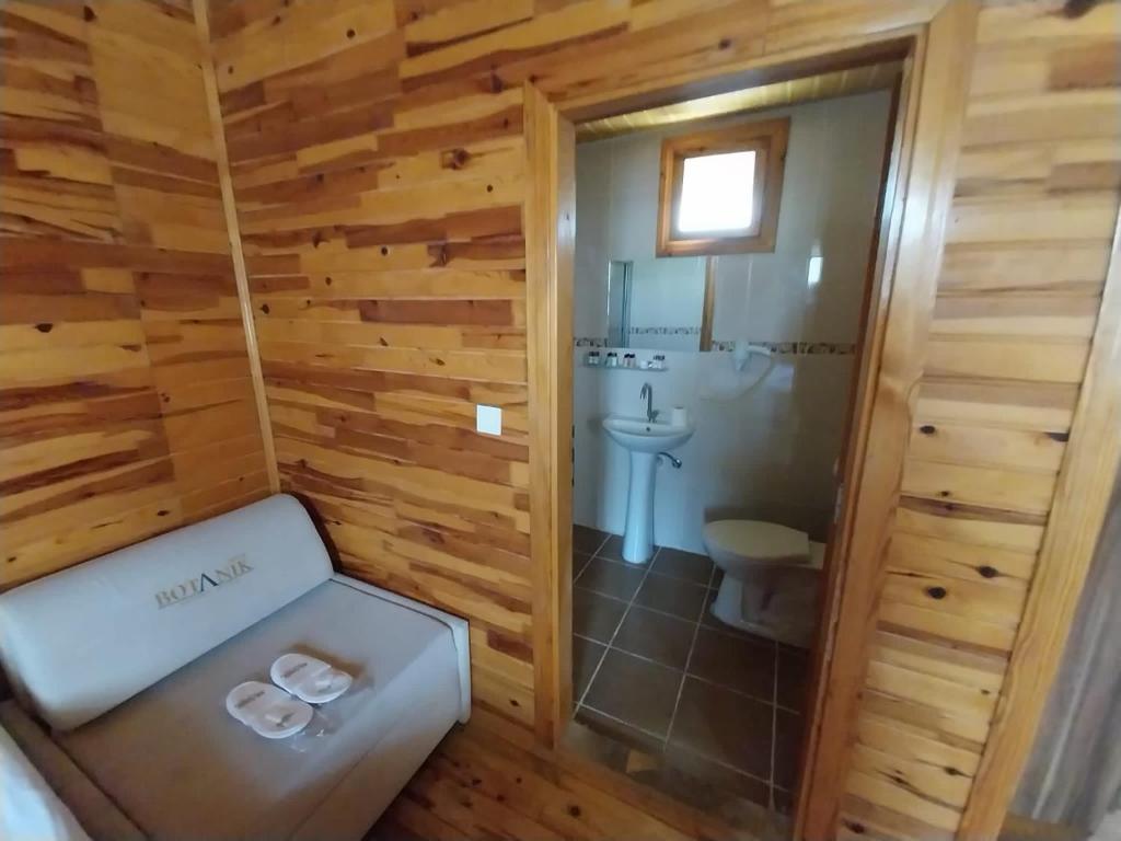 Koupelna v ubytování Elamir Resort Hotel
