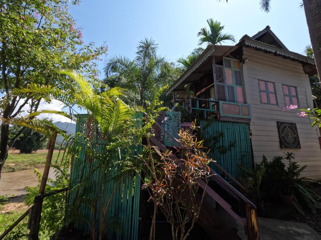 บ้านไม้คนเมือง Baan Mai Kon Muang Pai Resort - 16