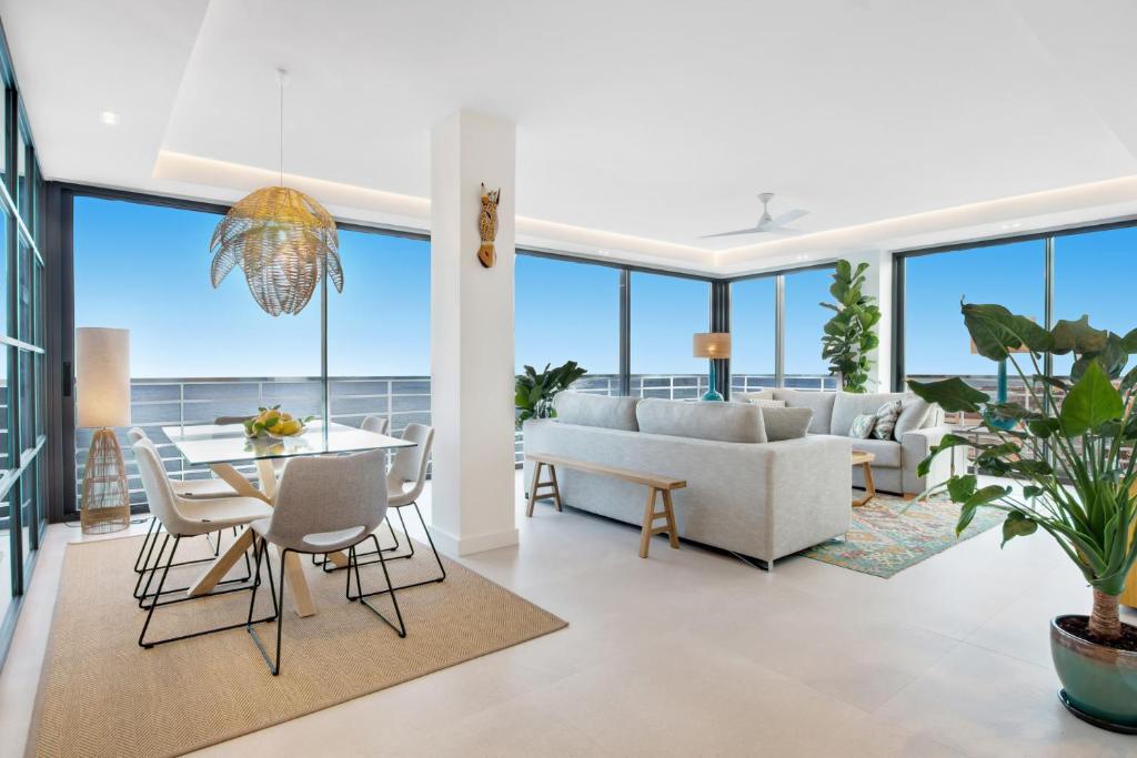 Część wypoczynkowa w obiekcie Exclusivo apartamento con increíbles vistas al mar