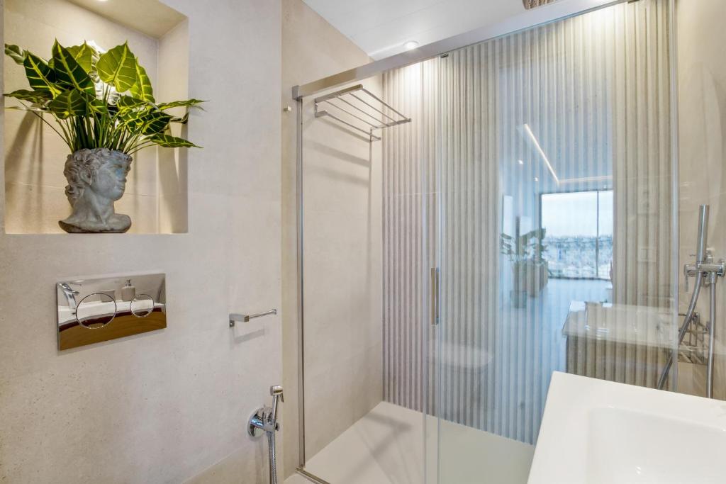 Łazienka w obiekcie Exclusivo apartamento con increíbles vistas al mar