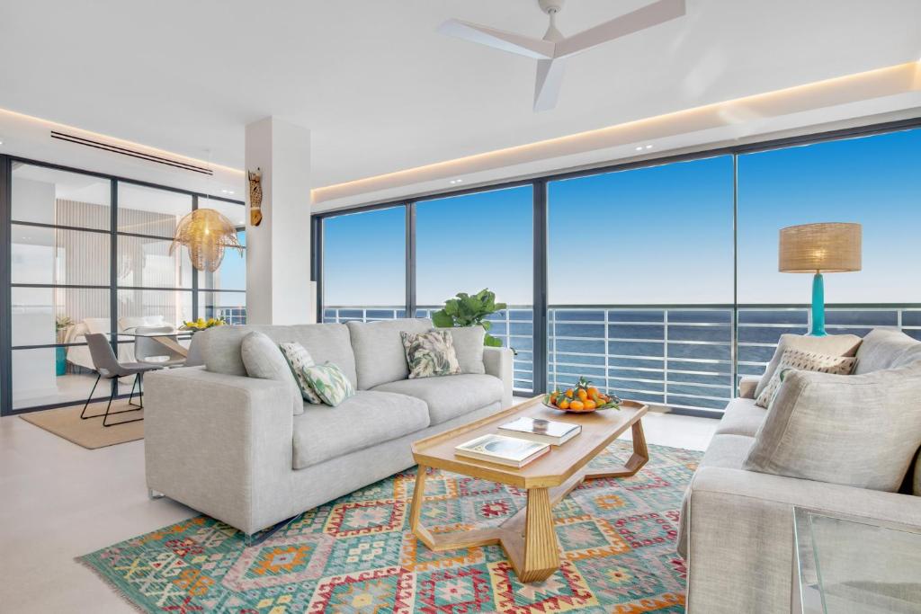Część wypoczynkowa w obiekcie Exclusivo apartamento con increíbles vistas al mar