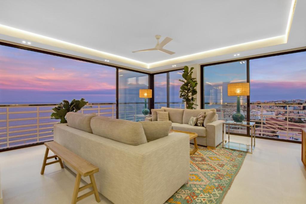 Część wypoczynkowa w obiekcie Exclusivo apartamento con increíbles vistas al mar