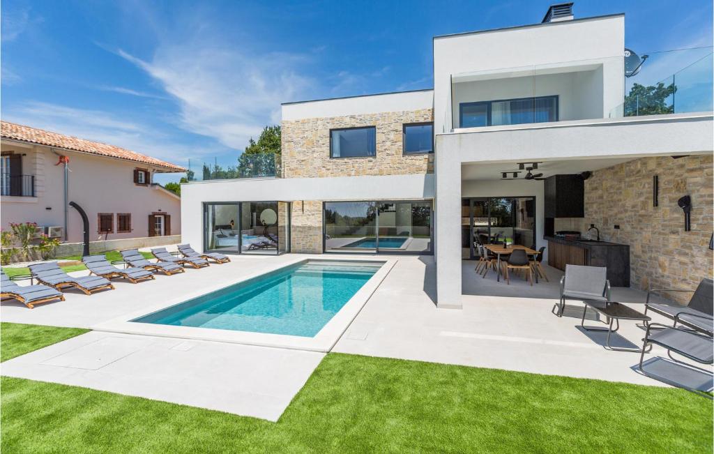 Luxurious Home In Porec