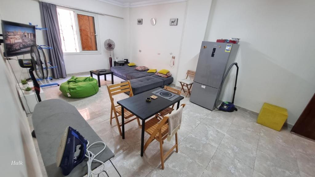Kuchyň nebo kuchyňský kout v ubytování 20 Min Cairo-Airport Newcairo Villa Apt basement2