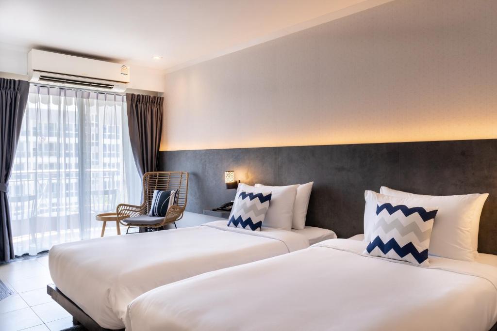 
Deluxe Twin Room with Balcony
