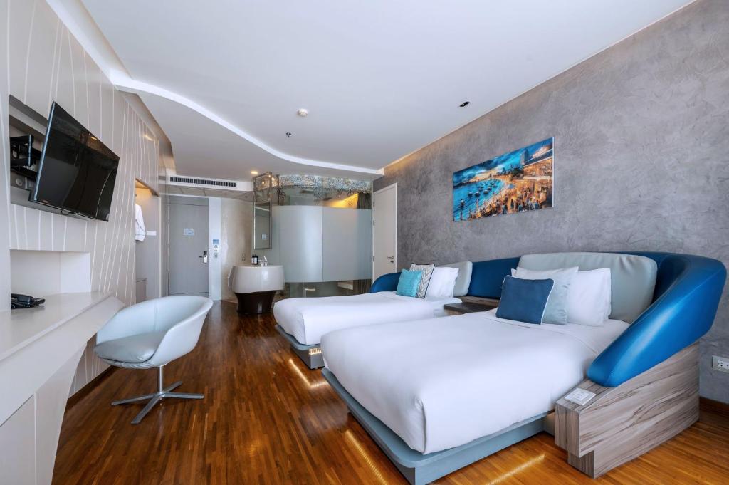 Hotel Baraquda Heeton Pattaya by Compass Hospitality - Deluxe Twin Room With Pool View