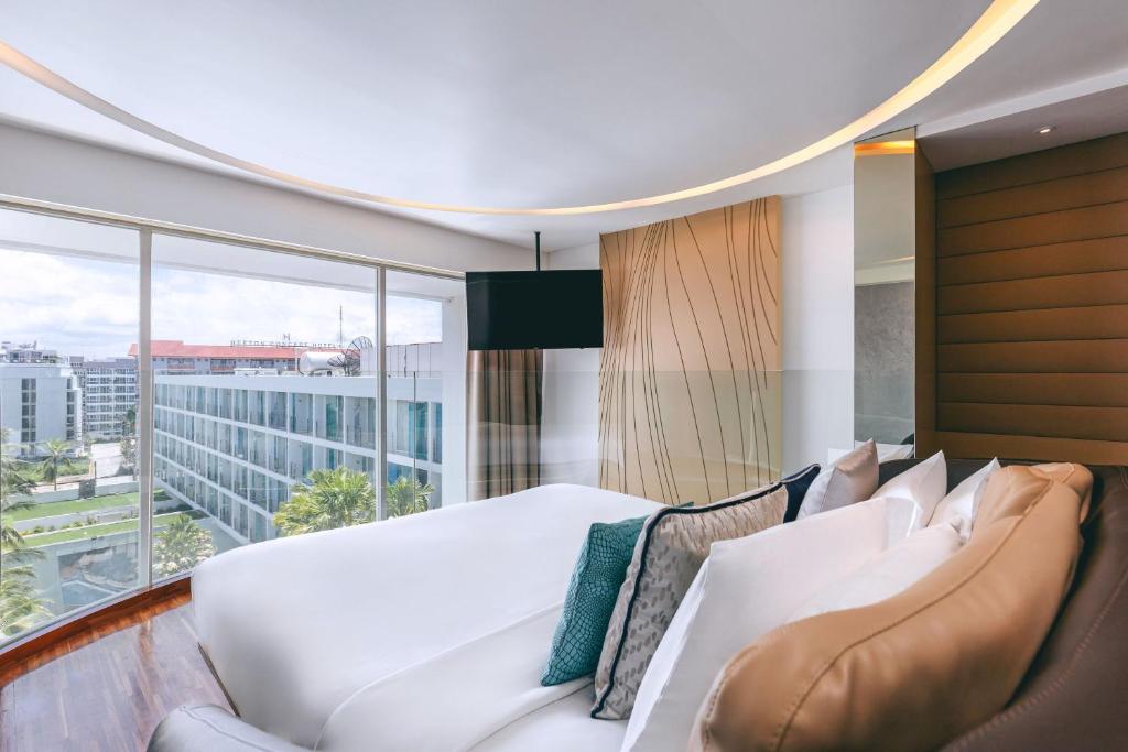 Hotel Baraquda Heeton Pattaya by Compass Hospitality - Grand Baraquda Loft Suite