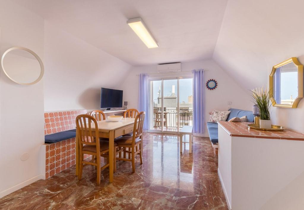 TV a/nebo společenská místnost v ubytování Reformado apartamento en el centro con vista al mar