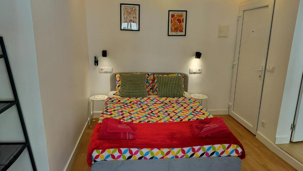Postel nebo postele na pokoji v ubytování Figueira House in Beira Minho