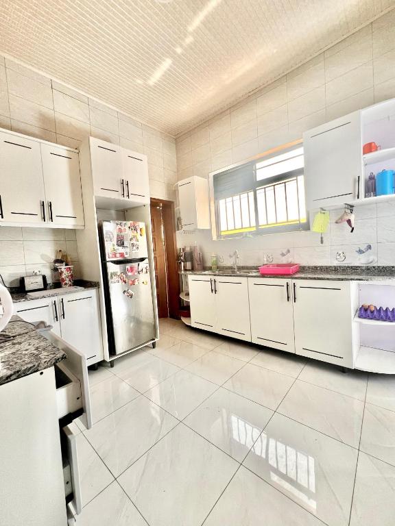 Cuisine ou kitchenette dans l'établissement Rwanda Guest House Kanombe, Kigali