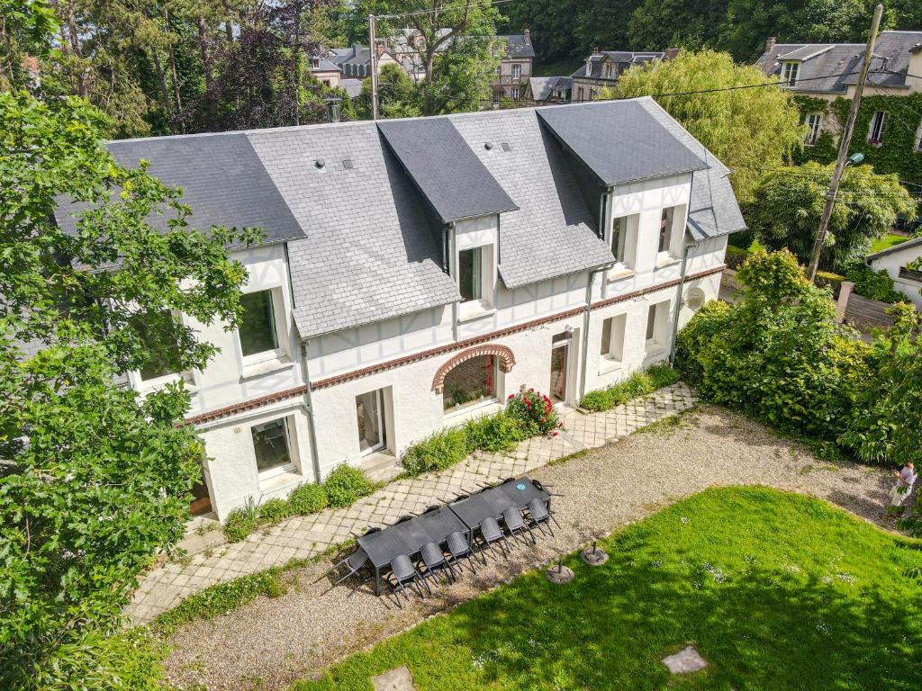 Κήπος έξω από το Villa Mathilde