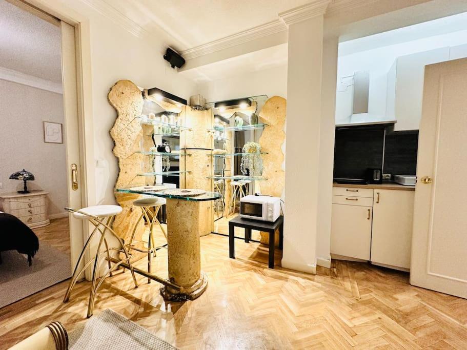 Apartamento entero en Chamartín 113 - One-Bedroom Apartment