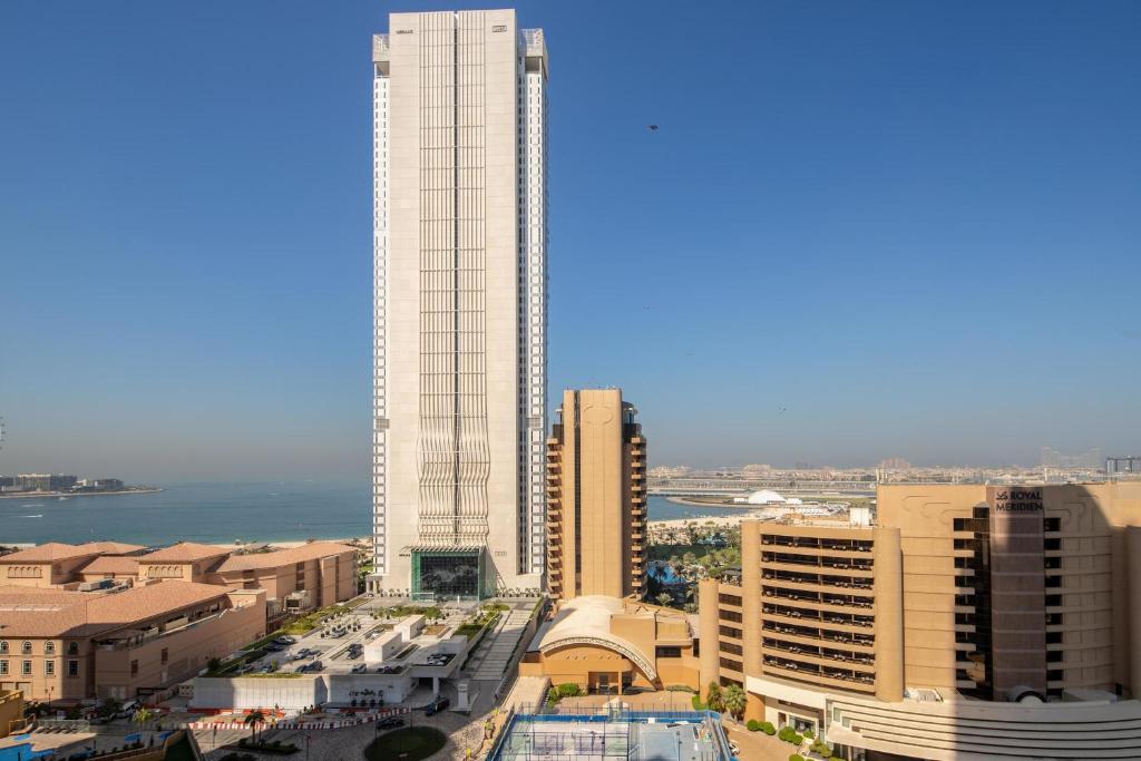 Nespecifikovaný výhled na destinaci Dubaj nebo výhled na město při pohledu z apartmánu