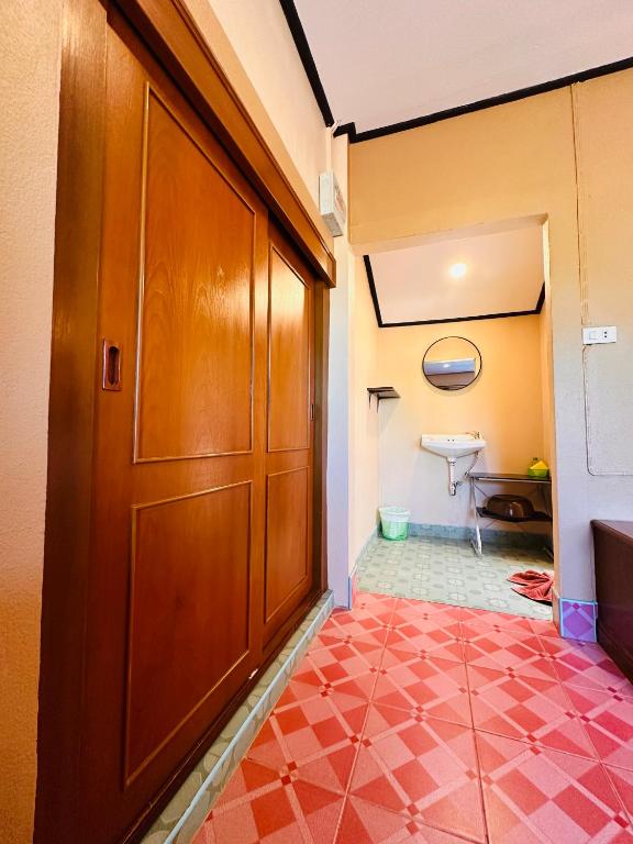 Lanta Queen Resort - 2