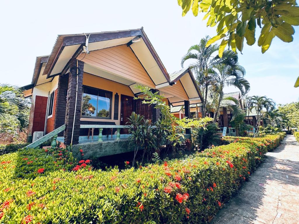 Lanta Queen Resort - 5