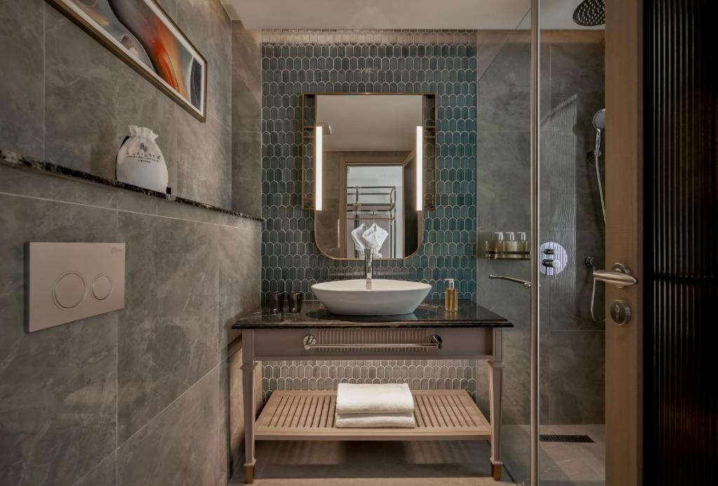 La Siesta Premium Saigon Central - 5