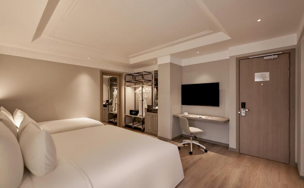 La Siesta Premium Saigon Central - 18