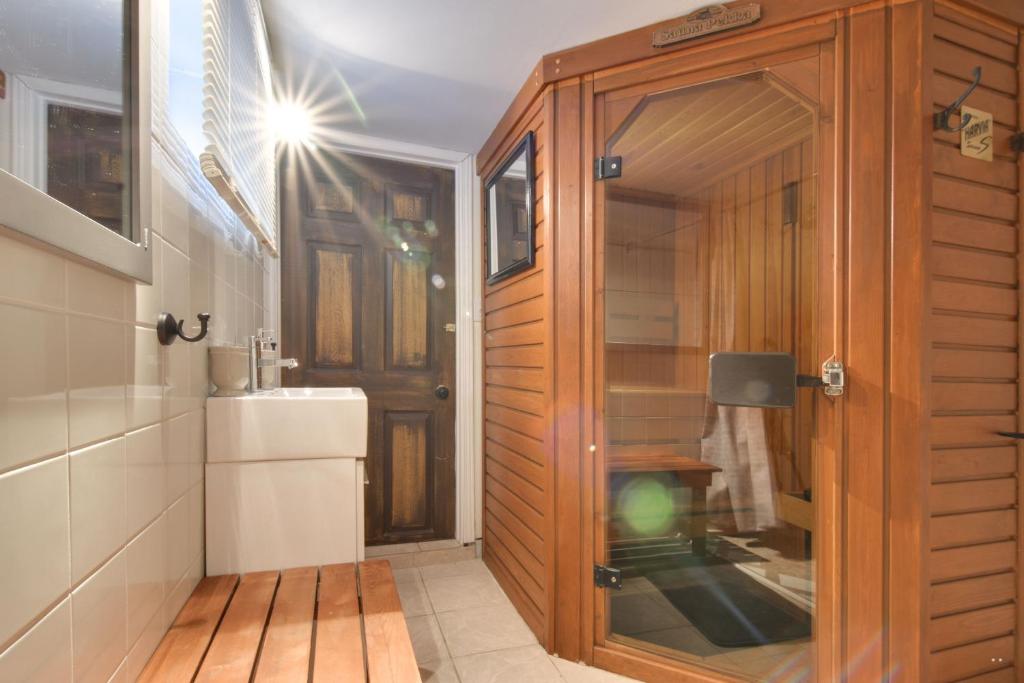 Koupelna v ubytování Le petit Manoir Spa et Vue sur rivière St Maurice