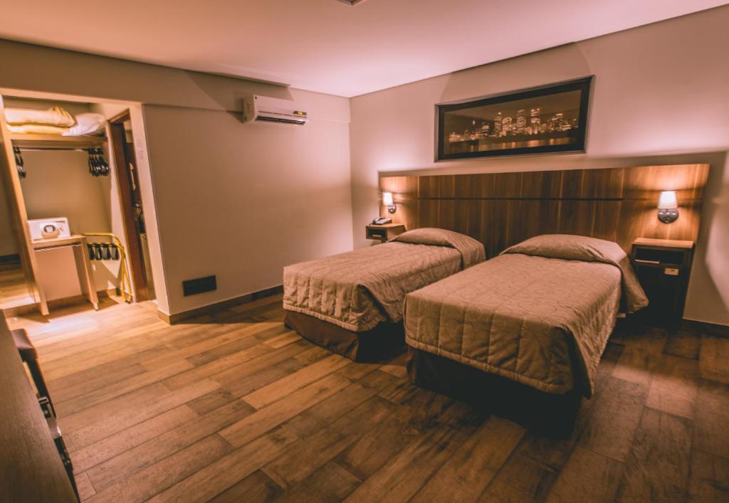  Prado Hotel Business