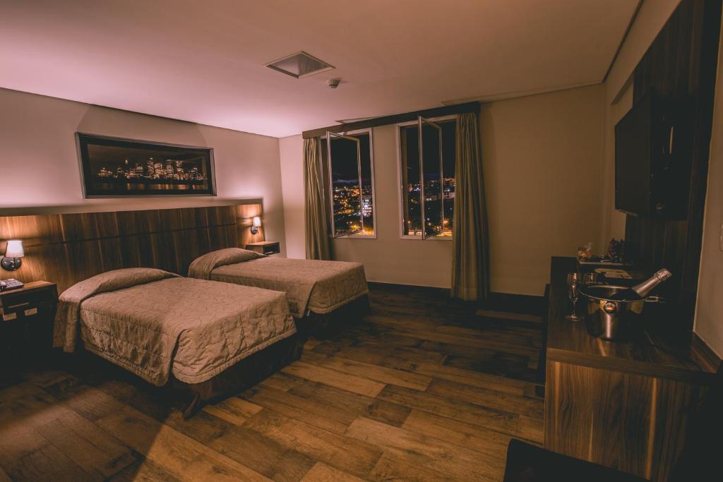  Prado Hotel Business