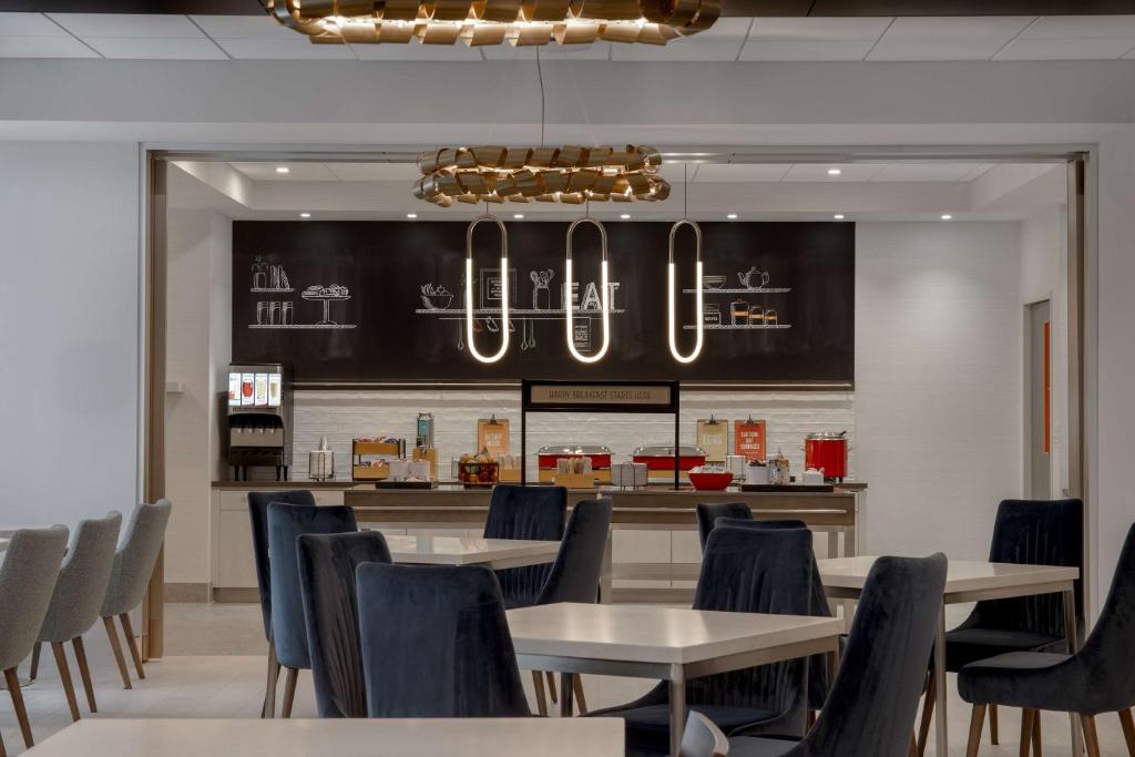 Hampton Inn By Hilton Winnipeg Downtown - Resim 11