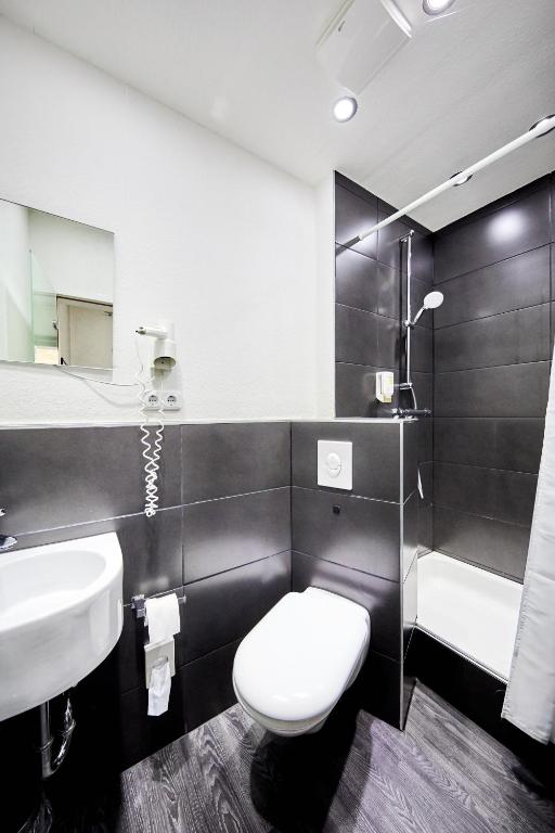 Hotel Alt Deutz City-Messe-Arena KONTAKTLOSER SELF CHECK-IN - Resim 45