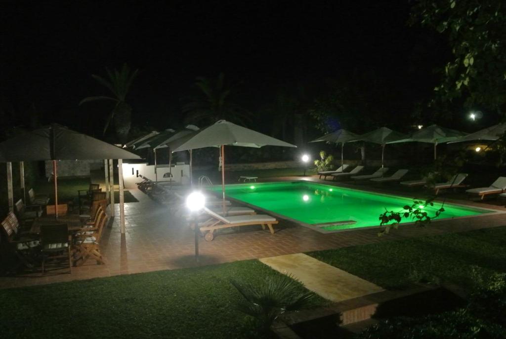 Bazén v ubytování Villa Carlotta Resort nebo v jeho okolí