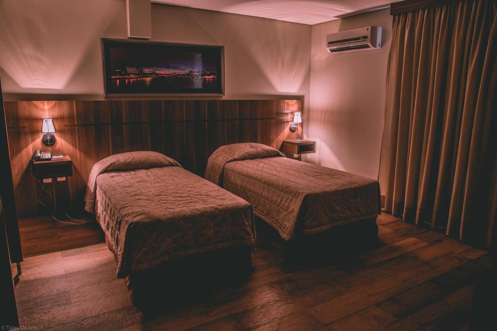  Prado Hotel Business
