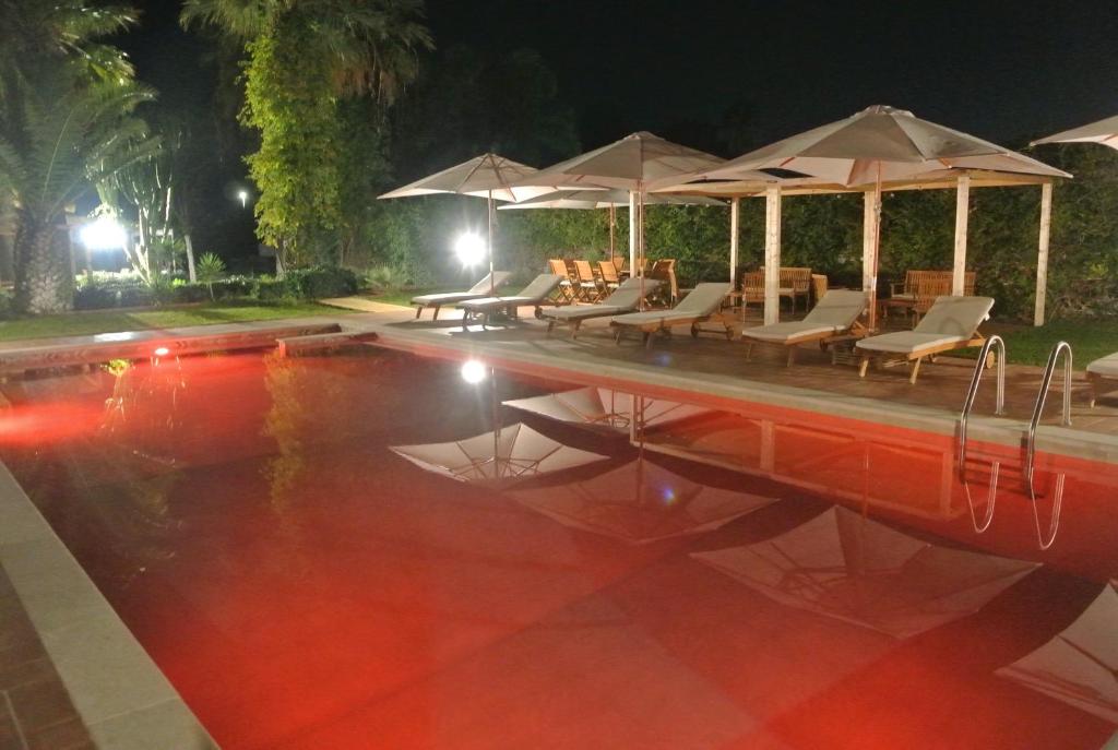 Bazén v ubytování Villa Carlotta Resort nebo v jeho okolí
