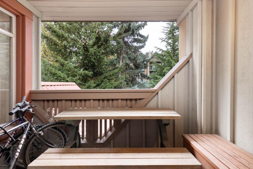 Balkón nebo terasa v ubytování Stoney Creek Sunpath by Whistler Premier