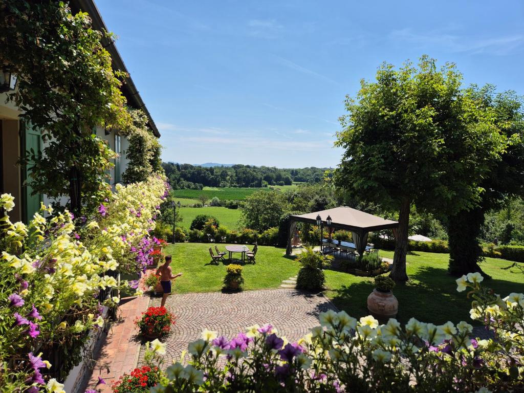 Zahrada ubytování Casale Raffaello B&B Como