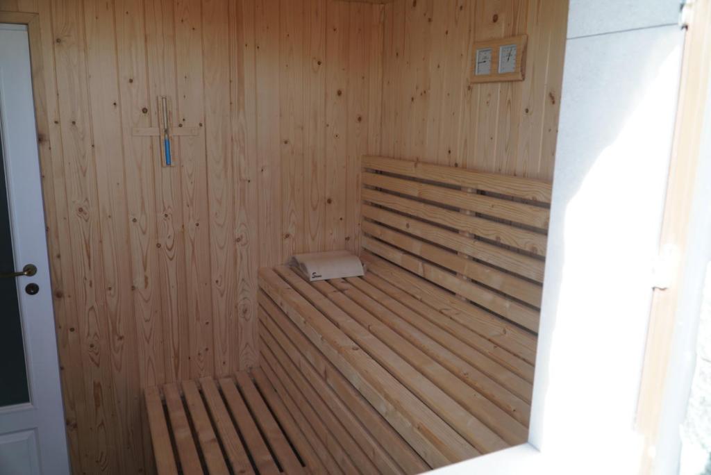 Foto dalla galleria di Alpine Blu - Horezu - Varful lui Roman - Sauna, Hot Tub & Gym a Horezu