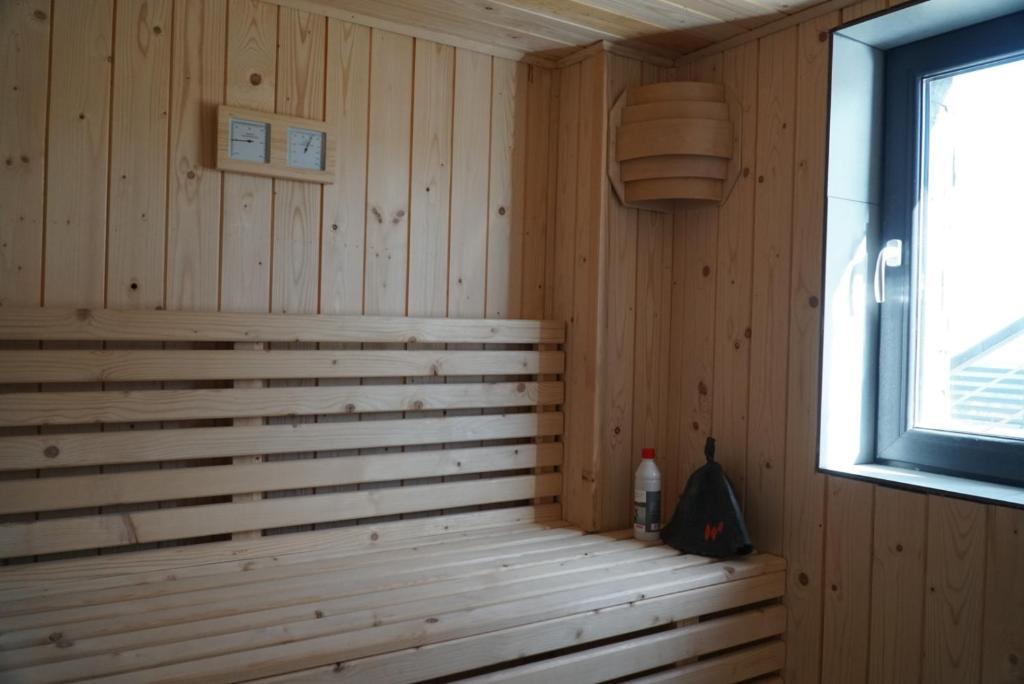 Foto dalla galleria di Alpine Blu - Horezu - Varful lui Roman - Sauna, Hot Tub & Gym a Horezu