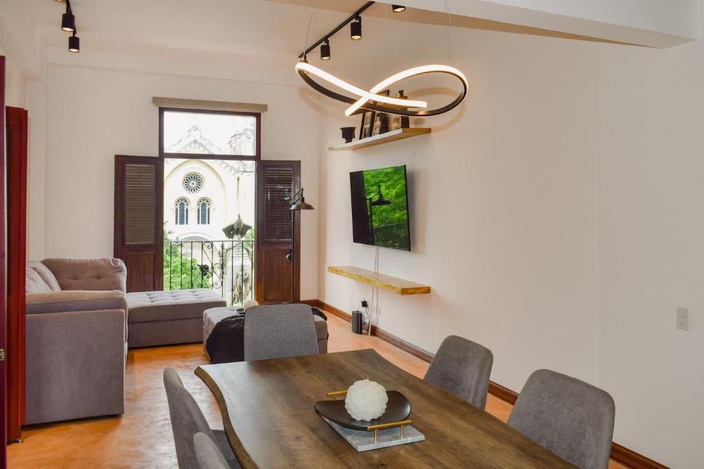 Posezení v ubytování Best Location - Spacious And Fancy Apt