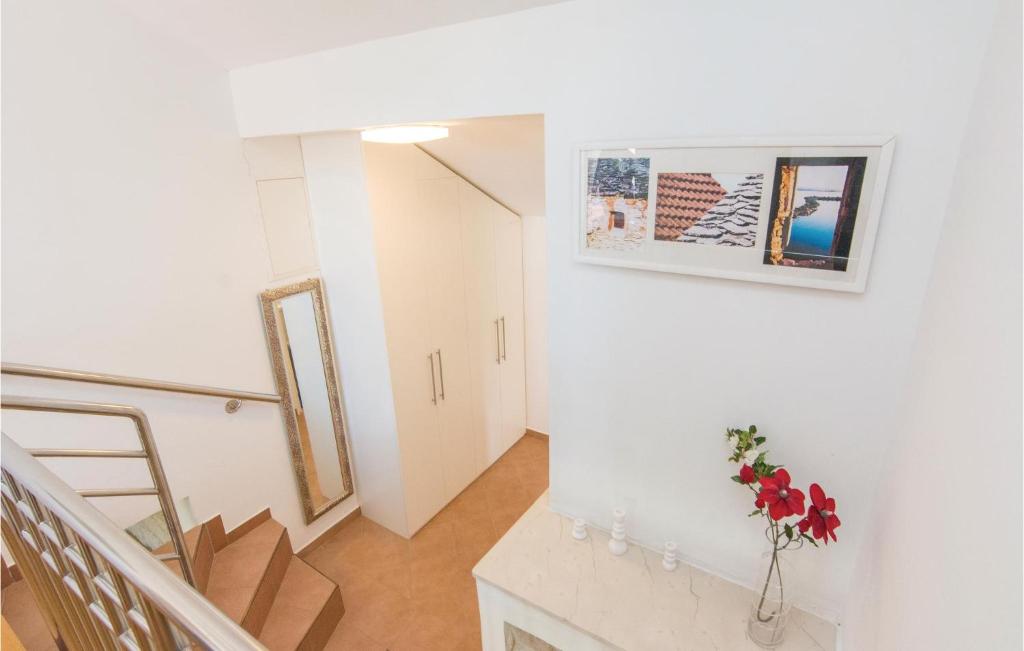 Fotografia z galérie ubytovania Three-Bedroom Holiday Home In Krusevo v destinácii Kruševo