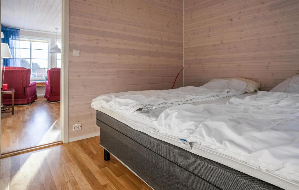 Postel nebo postele na pokoji v ubytování Three-Bedroom Holiday Home In Farsund