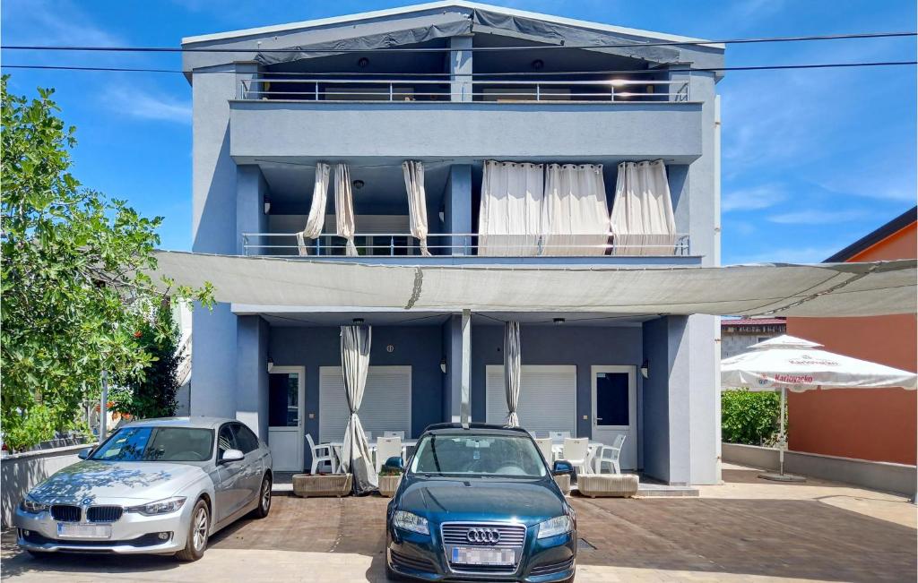 Stunning Apartment In Vir With Wifi