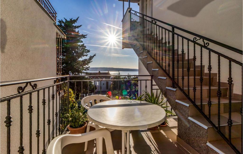 2 Bedroom Cozy Apartment In Crikvenica