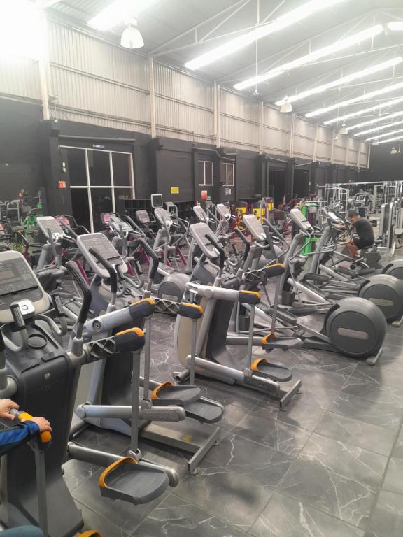 Fitness centrum a/nebo fitness zařízení v ubytování Hotel Soleil Celaya