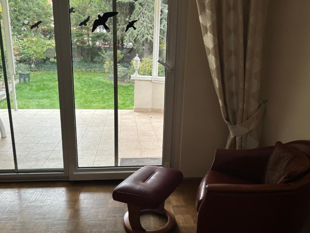 Steps from Basel and Train Spacious 120 m2 Apartment in Saint Louis with Terrace and Garden – photo 13