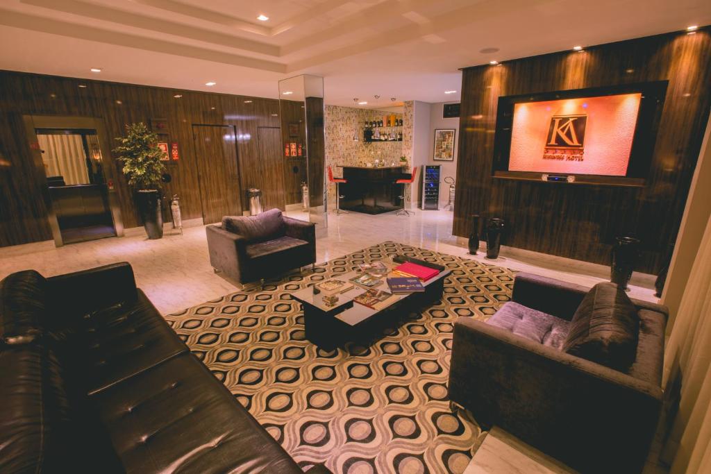  Prado Hotel Business