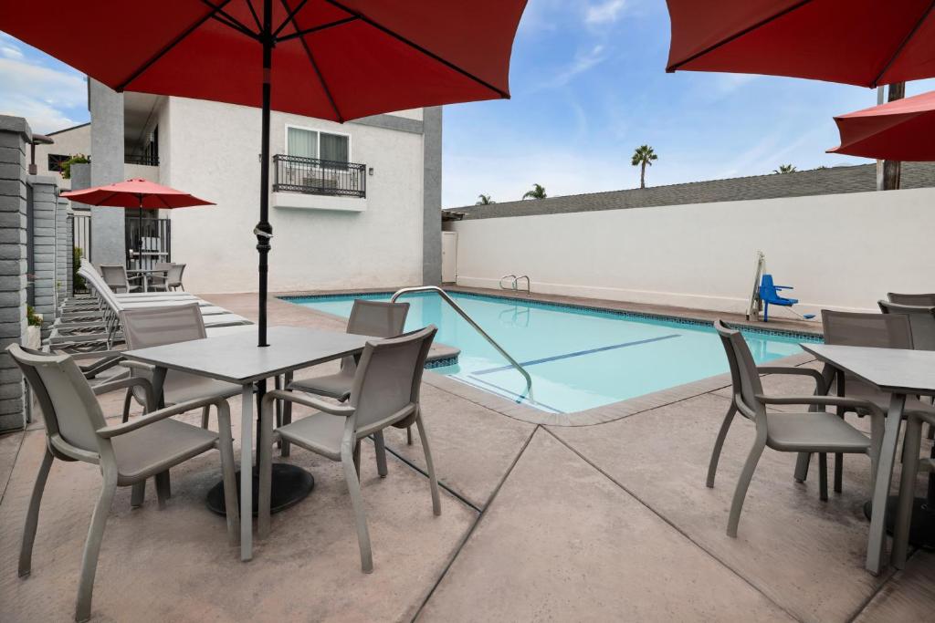 Solara Inn and Suites photo